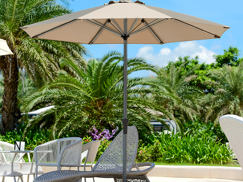Alfresco 2.7m Steel Outdoor Umbrella (Beige)